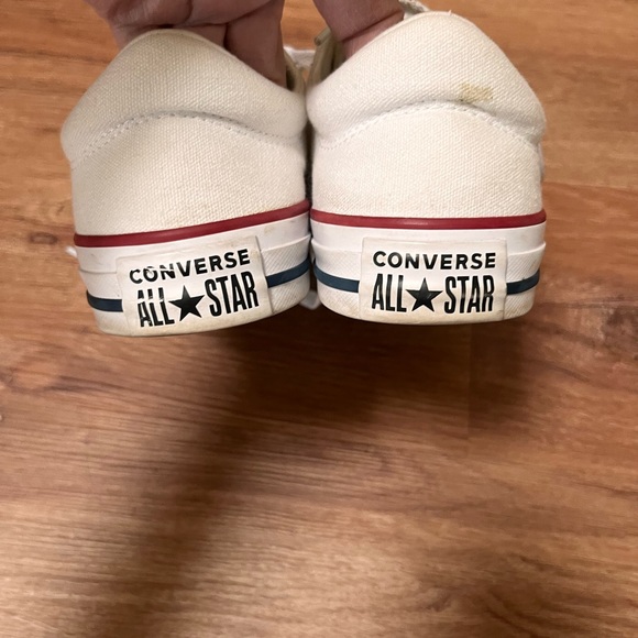 White Converse All-Star sneakers, size 7 - Picture 2 of 4